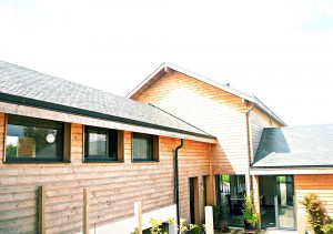maison contemporaine vue de l'entrée